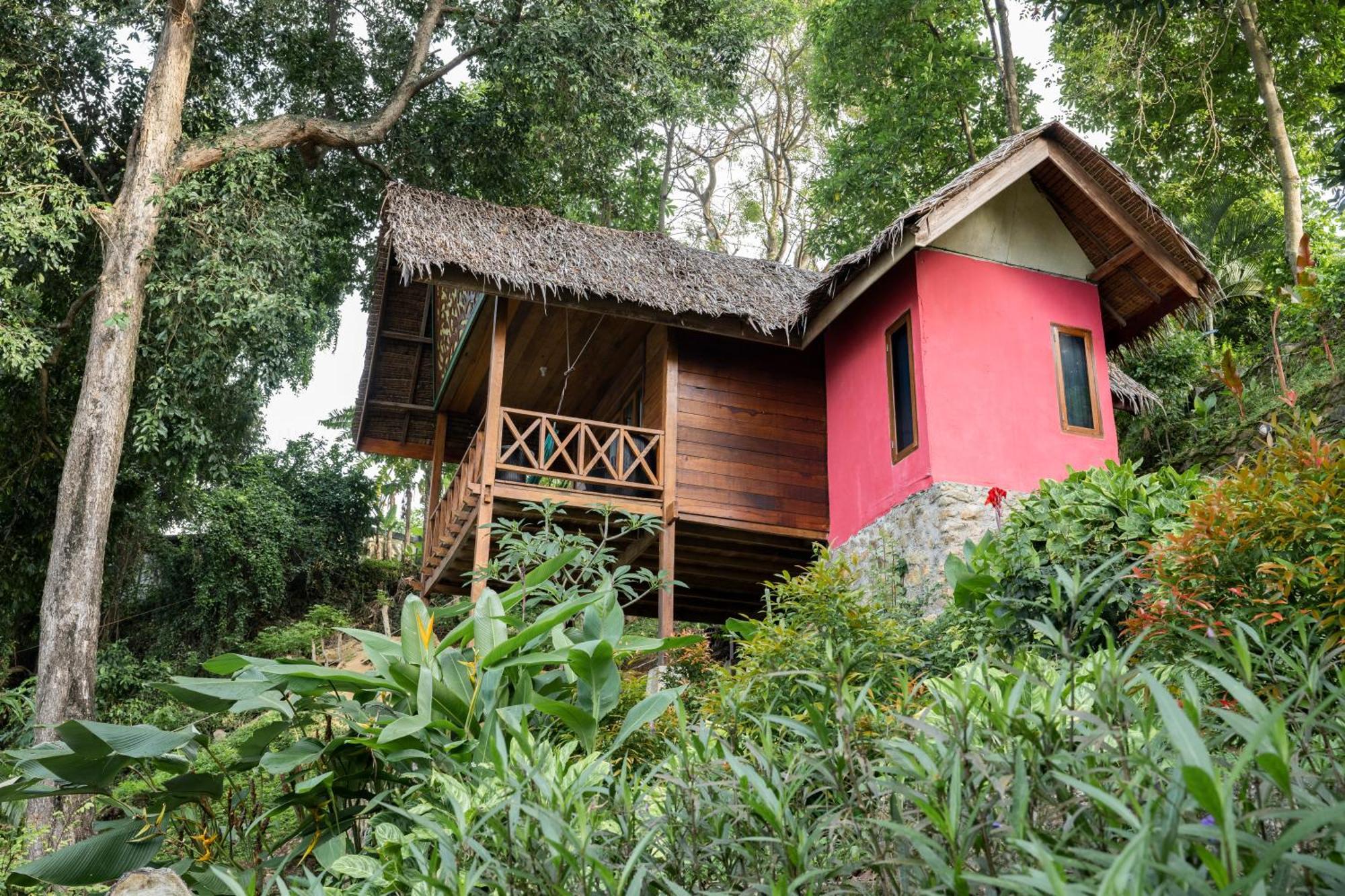 Casa Nemo Beach Resort & Spa Sabang  Exterior photo
